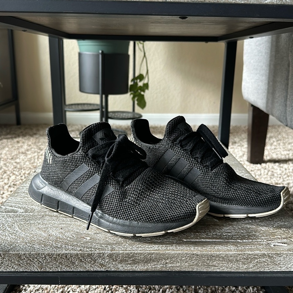 Adidas Swift Run Womens shoes. Size 7. Black on black.